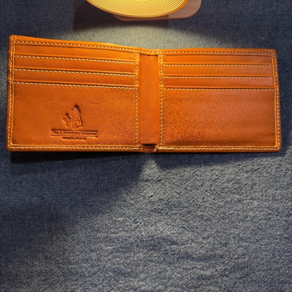 J. Peterman Baseball Glove Wallet - Tan and Pre-owned - Picture 4 of 9